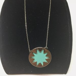 Silvertone Beautiful Necklace With Bluemarin Leath